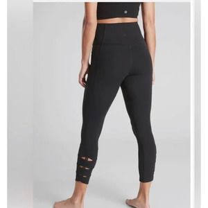 Athleta Salutation Stash Pocket II Cinch 7/8 BLACK SIZE L